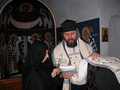 монашење